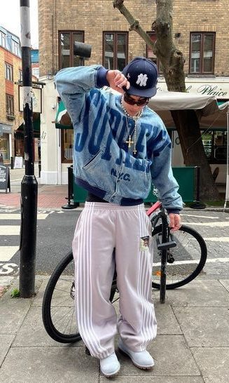 Estilos de looks - Y2K - Sarte Colore